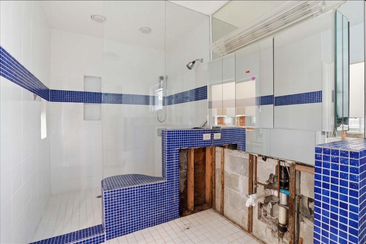 Image 40 of 66 For 16007 Gulf Boulevard