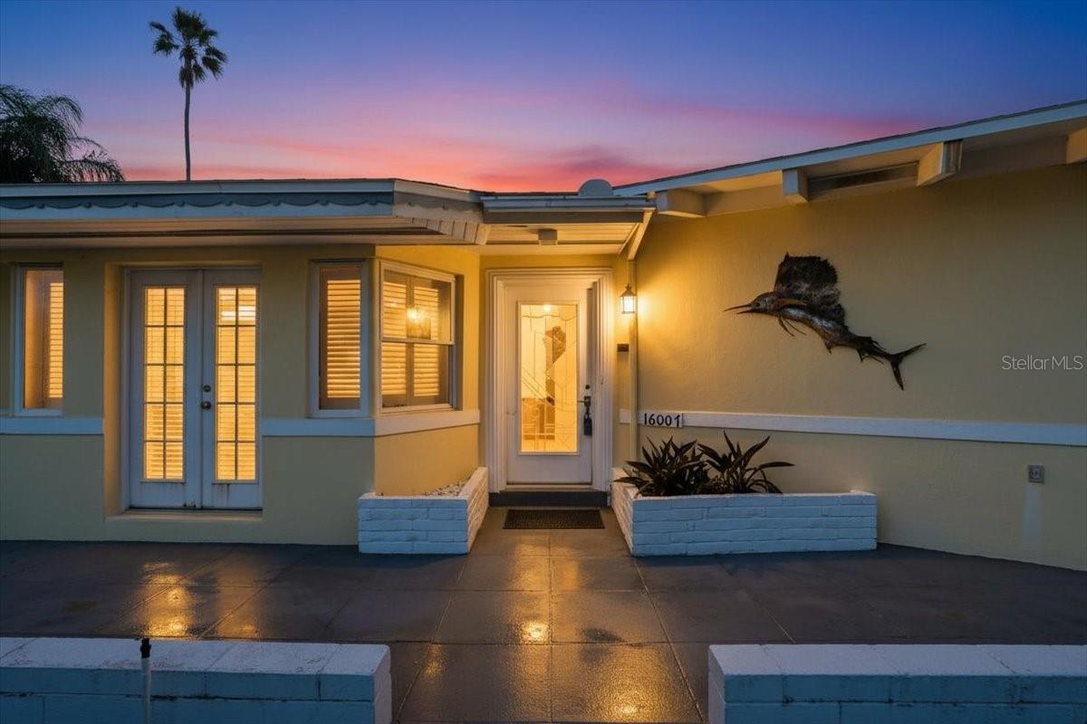 Image 5 of 66 For 16007 Gulf Boulevard