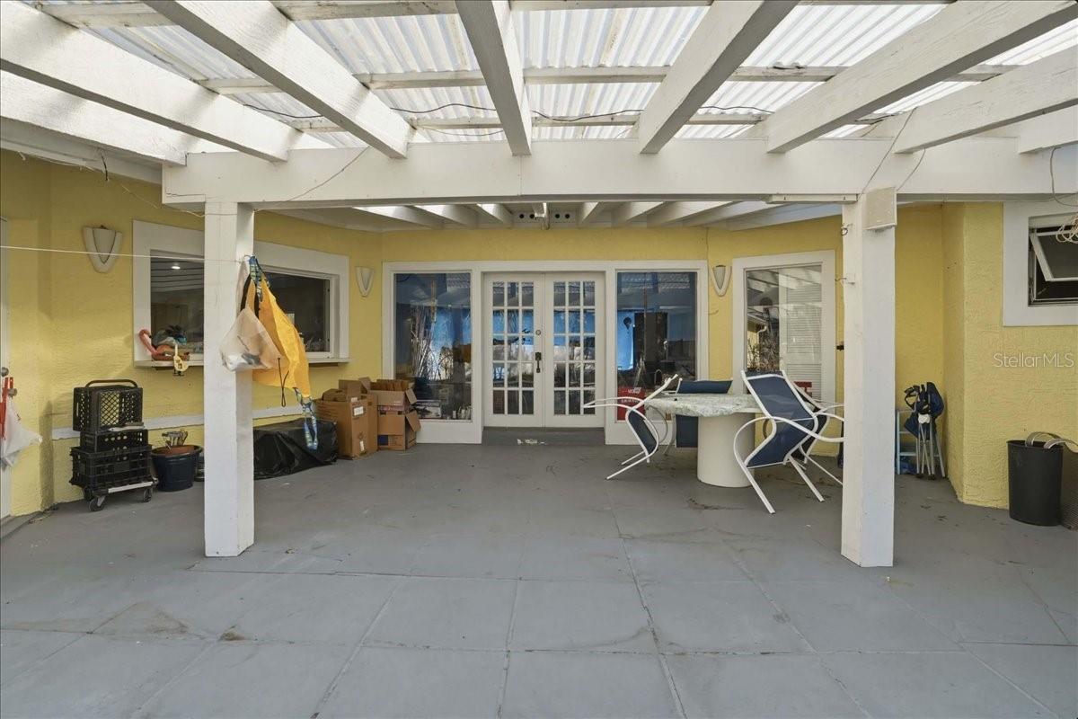 Image 51 of 66 For 16007 Gulf Boulevard