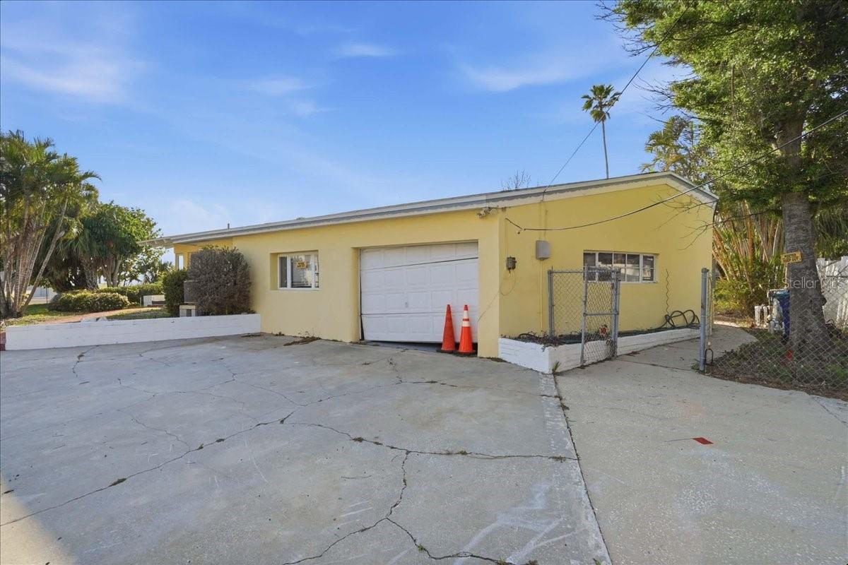 Image 58 of 66 For 16007 Gulf Boulevard