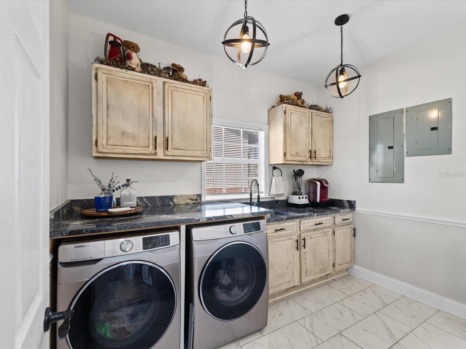 Image 18 of 100 For 1414 Deirdre Drive