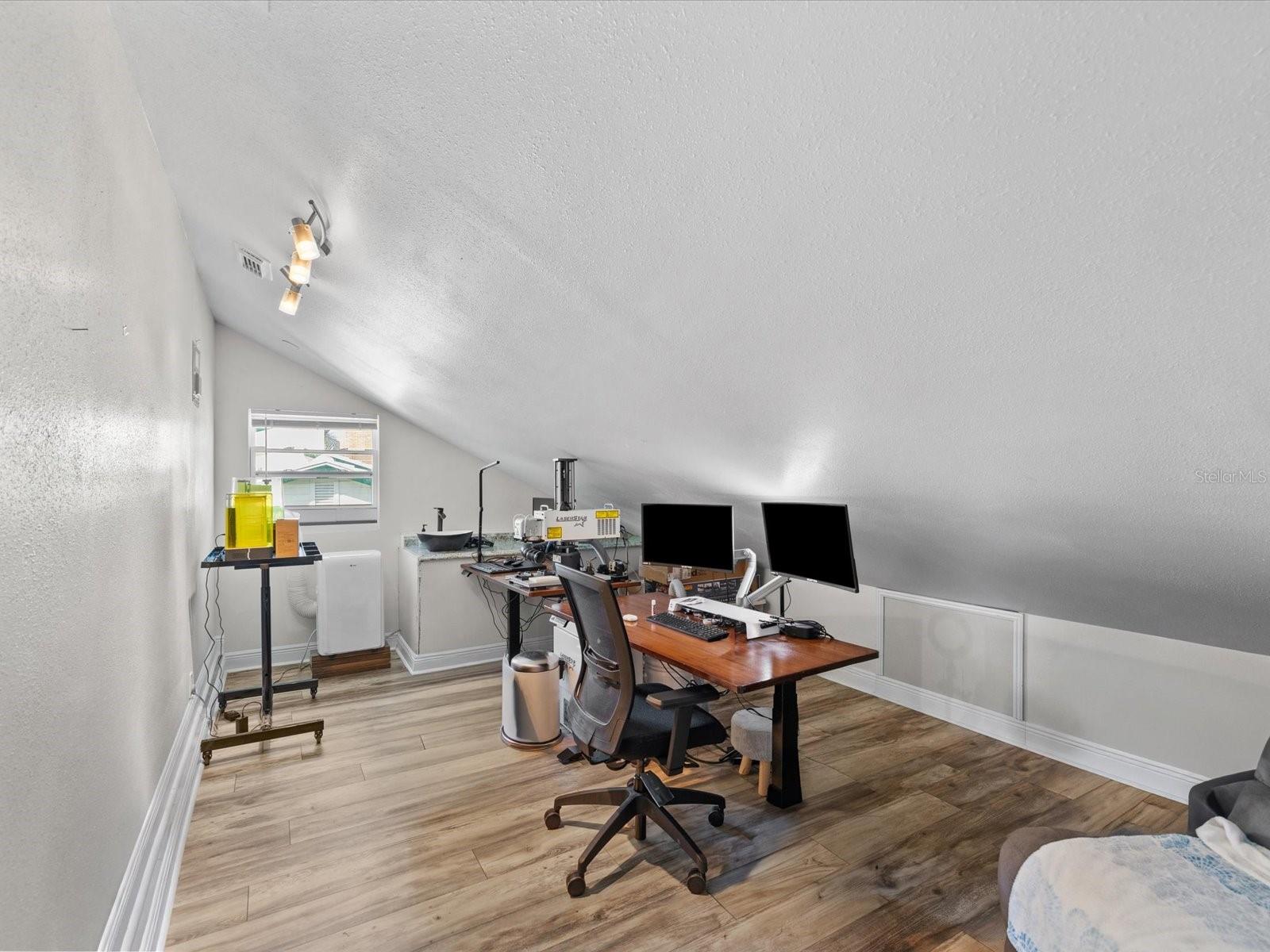 Image 38 of 100 For 1414 Deirdre Drive