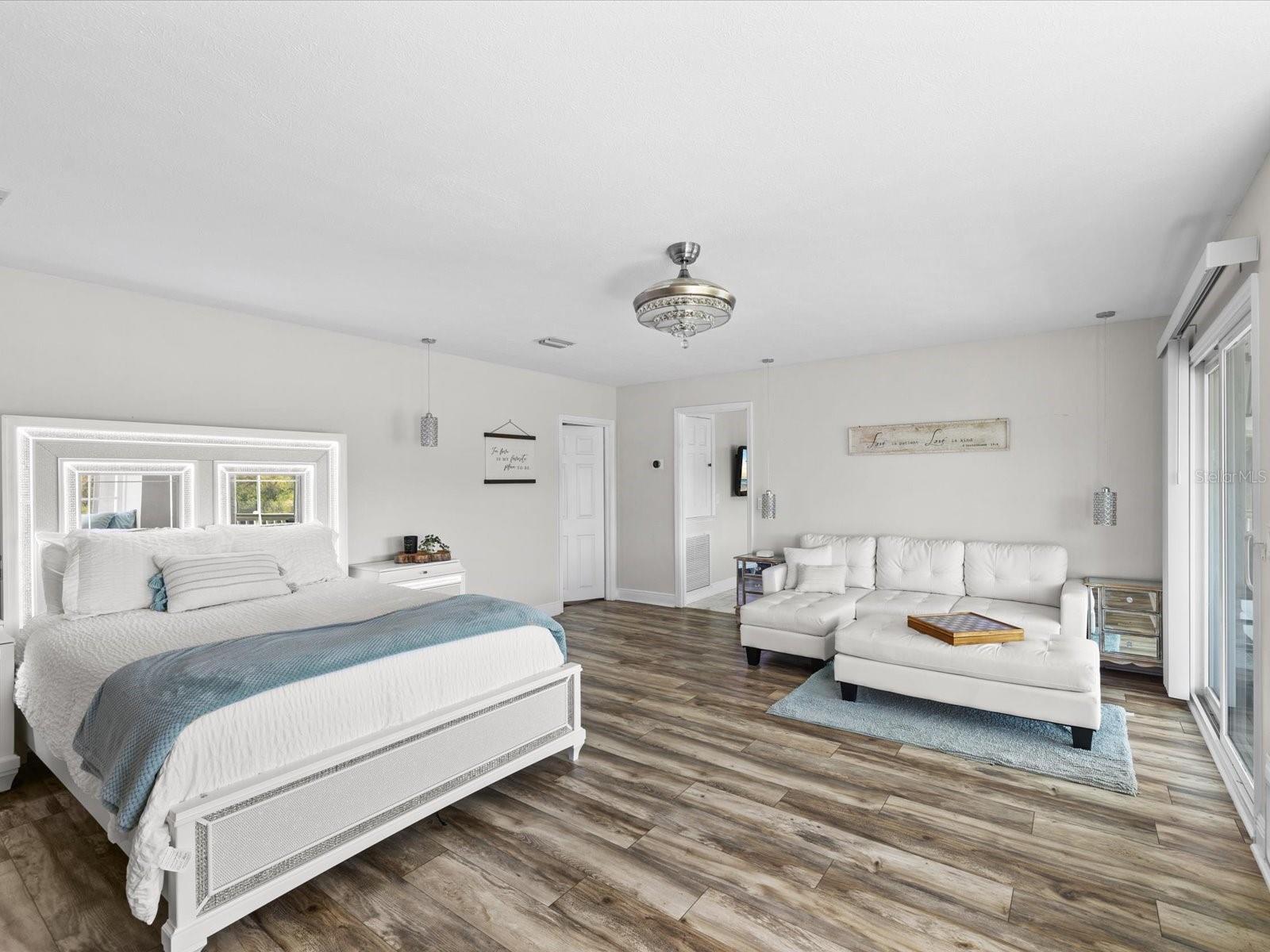 Image 40 of 100 For 1414 Deirdre Drive