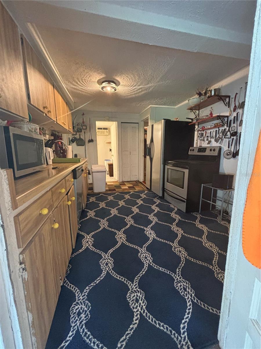 Image 4 of 20 For 1811 Beachway Lane