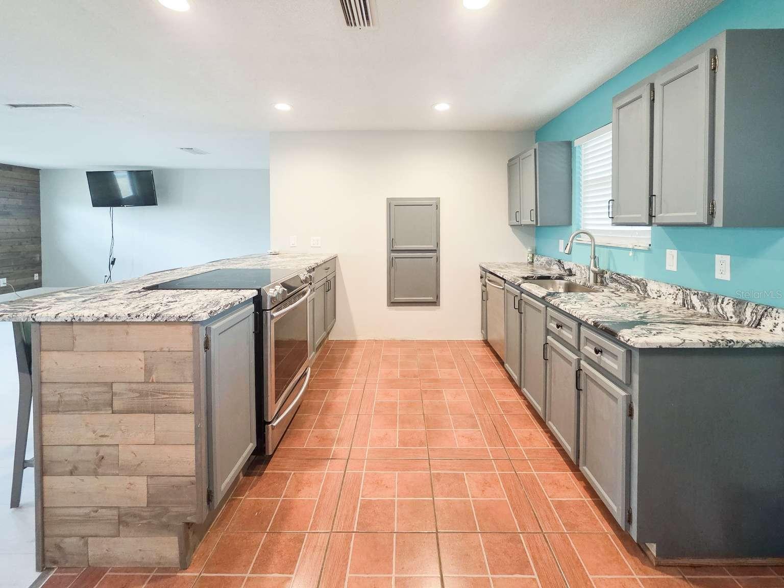 Image 17 of 25 For 2601 Peninsula Drive