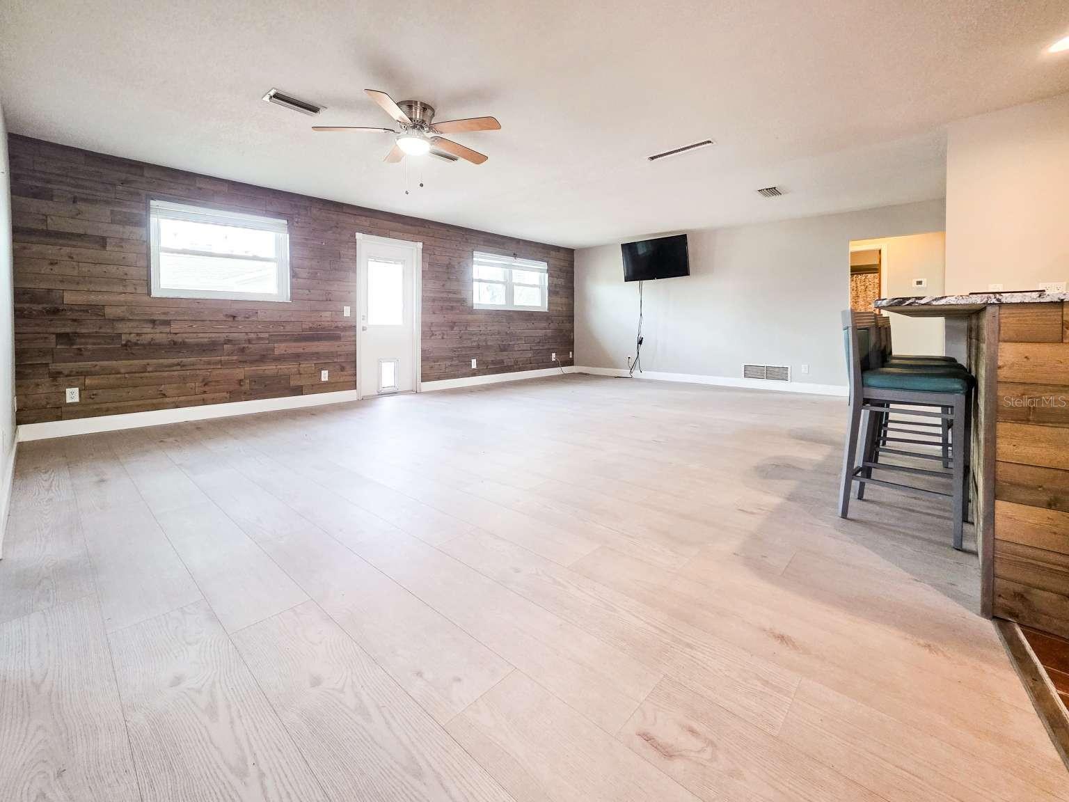 Image 3 of 25 For 2601 Peninsula Drive