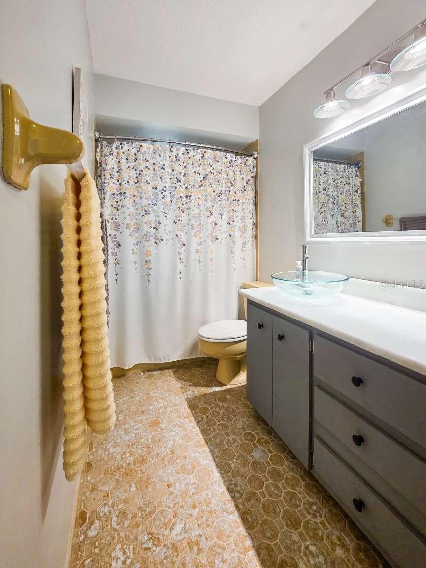 Image 9 of 25 For 2601 Peninsula Drive