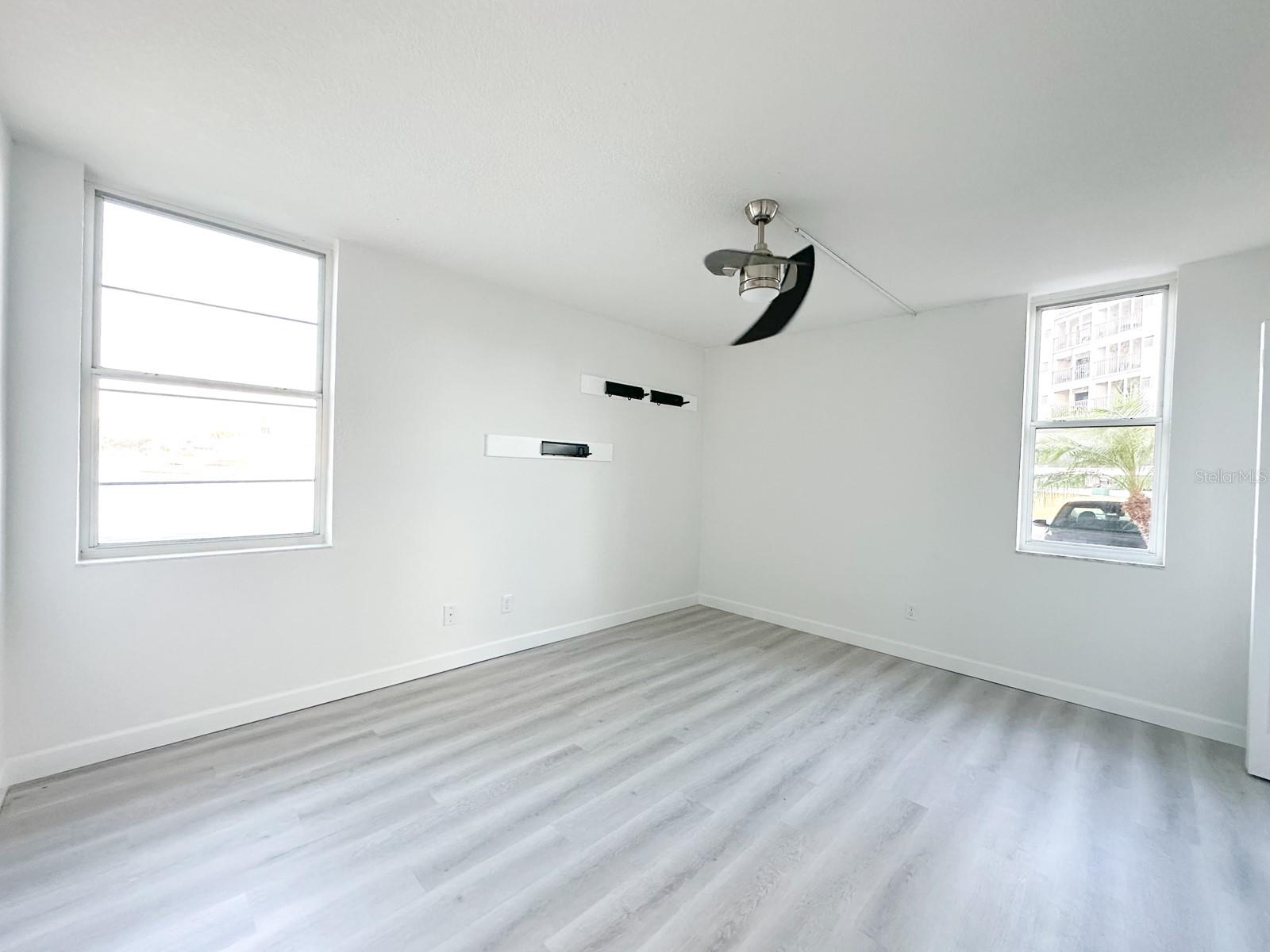 Image 6 of 16 For 7910 Sun Island Drive S 101