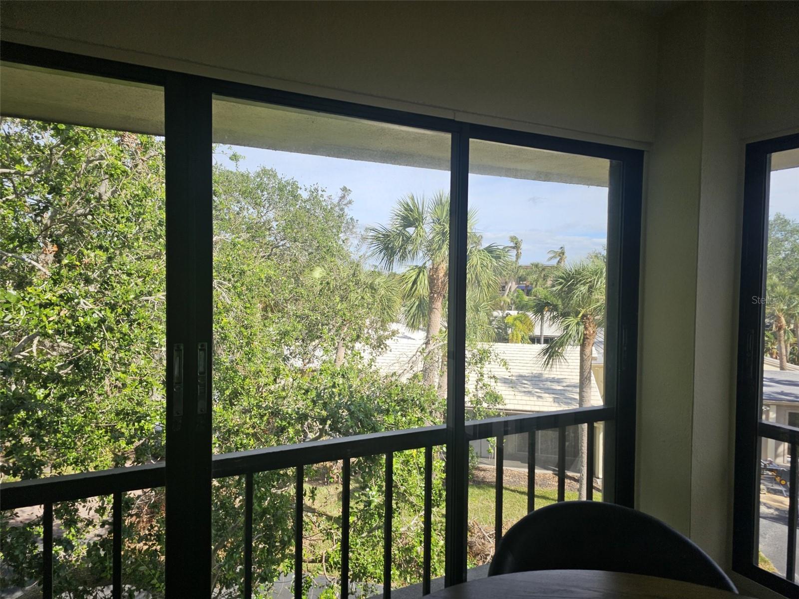 Image 21 of 93 For 225 Hourglass Way 303