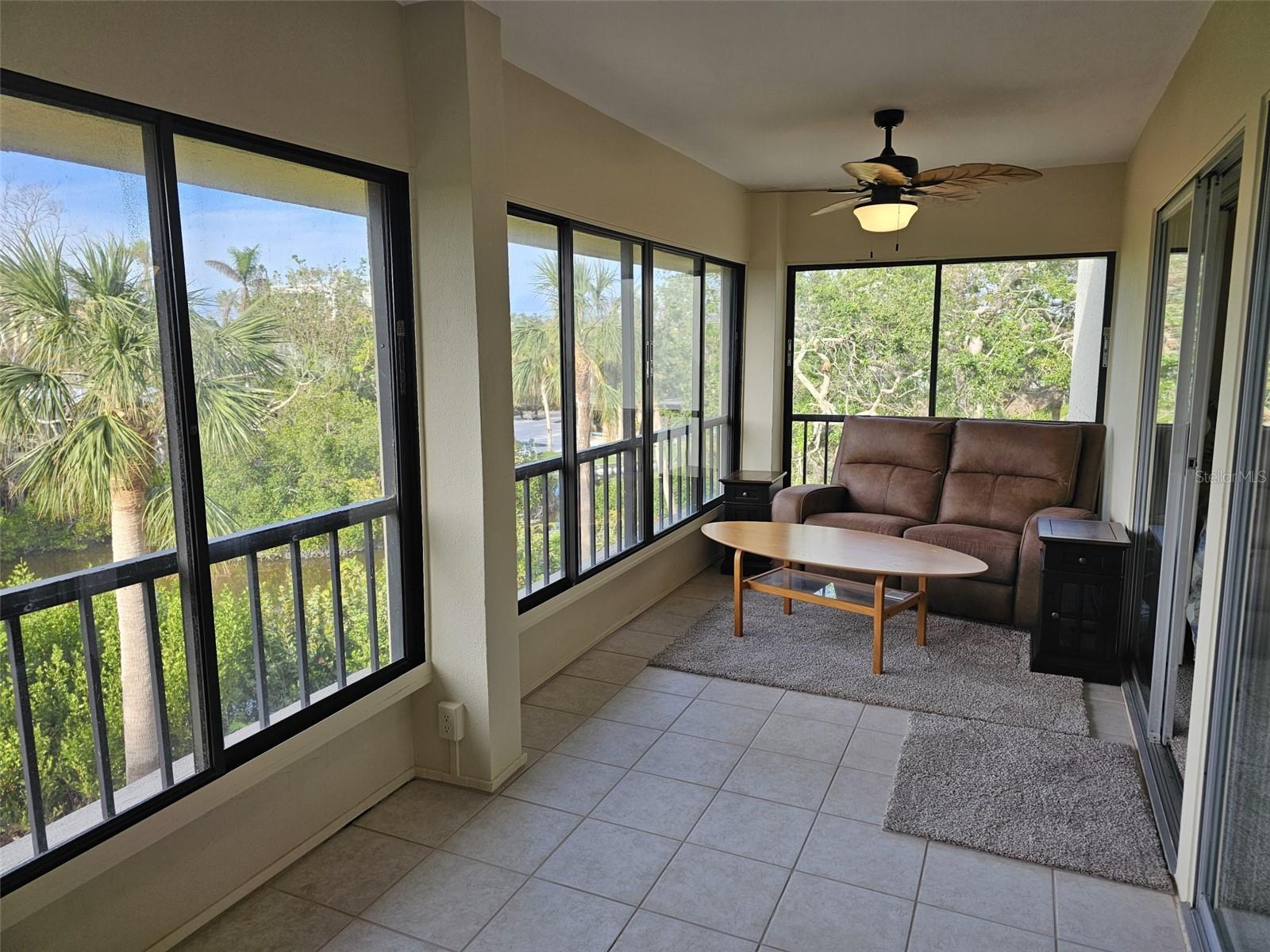 Image 28 of 93 For 225 Hourglass Way 303