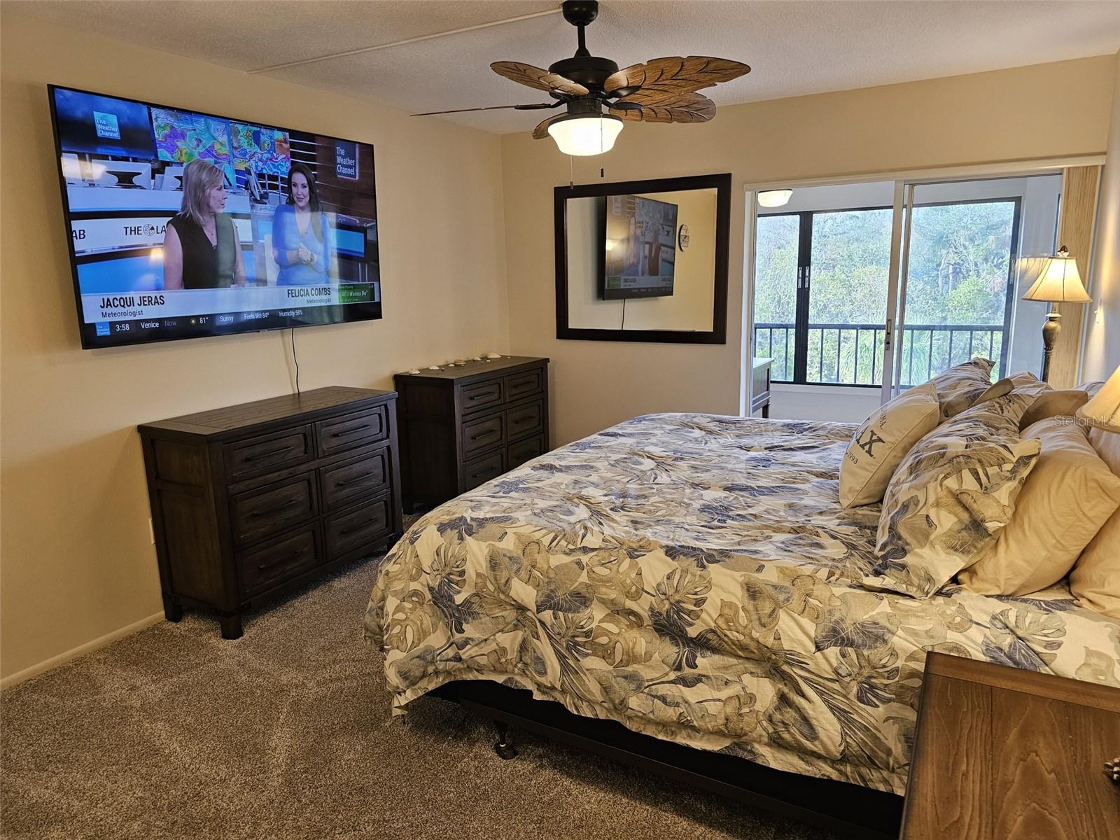 Image 35 of 93 For 225 Hourglass Way 303