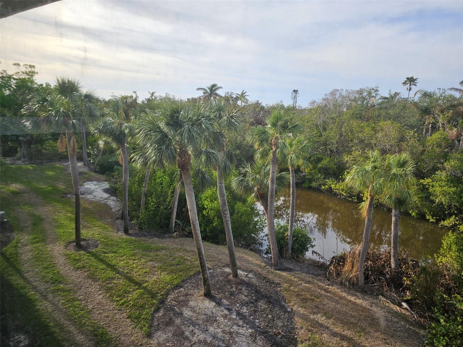 Image 43 of 93 For 225 Hourglass Way 303