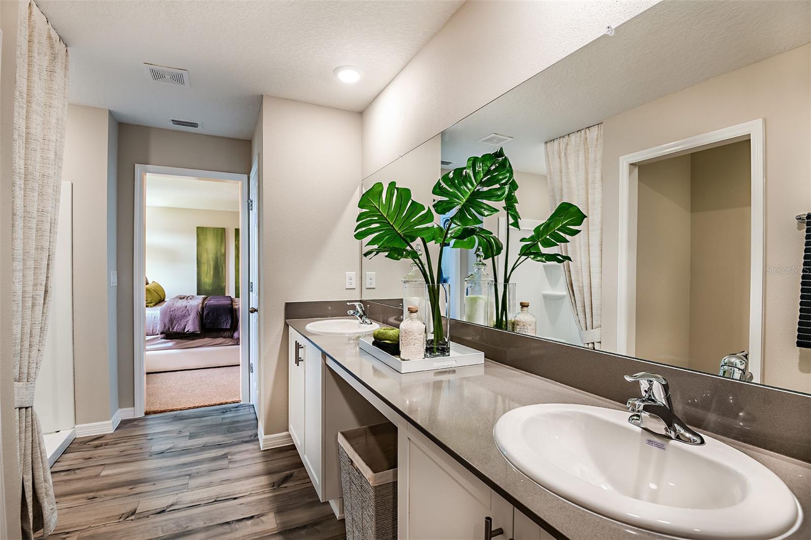 Image 15 of 26 For 36741 Thornhedge Drive