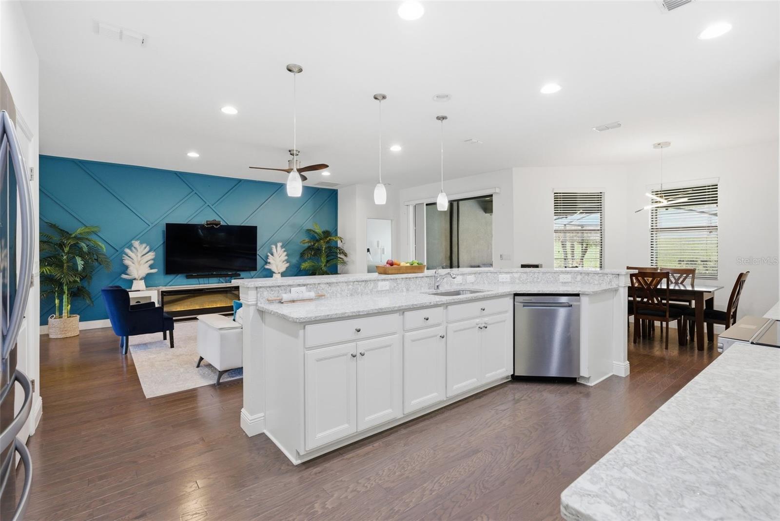 Image 14 of 63 For 1844 Via Lago Drive