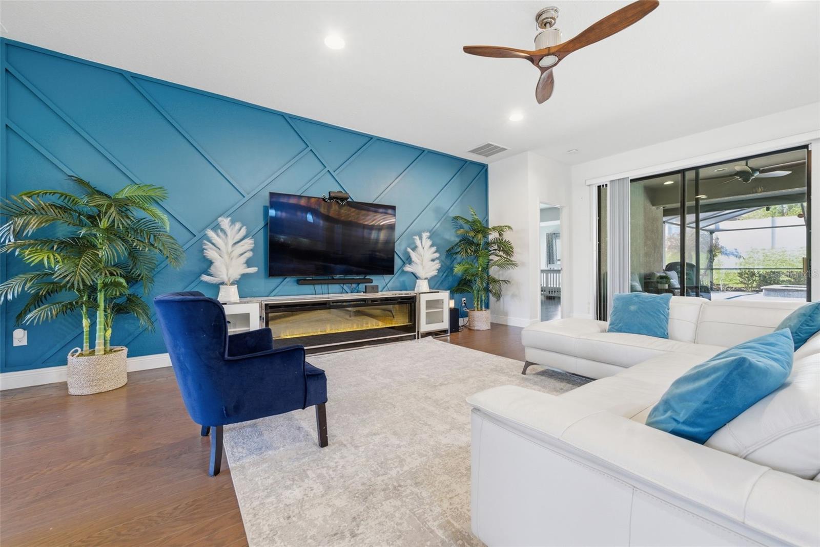 Image 7 of 63 For 1844 Via Lago Drive