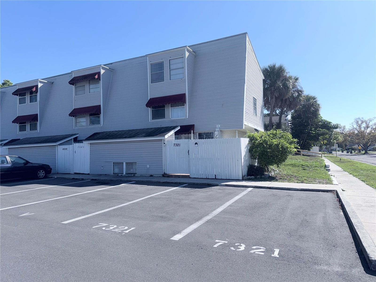 Details for 7321 Jackson Springs Road, TAMPA, FL 33634