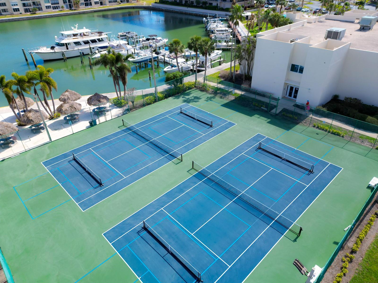 Image 16 of 21 For 7910 Sun Island Drive S 105