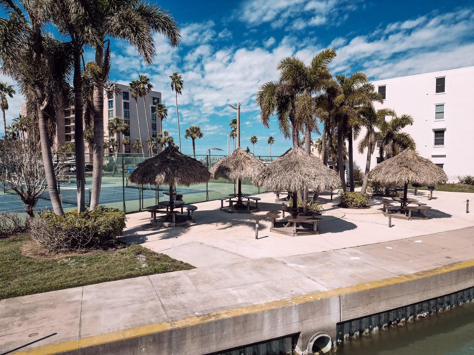 Image 19 of 21 For 7910 Sun Island Drive S 105