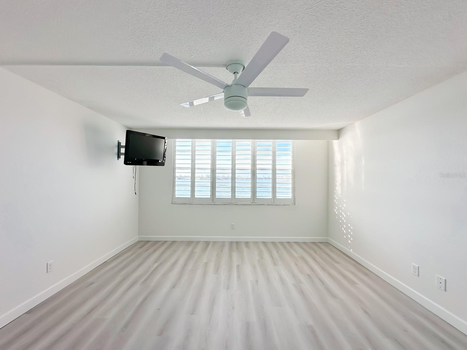 Image 7 of 21 For 7910 Sun Island Drive S 105