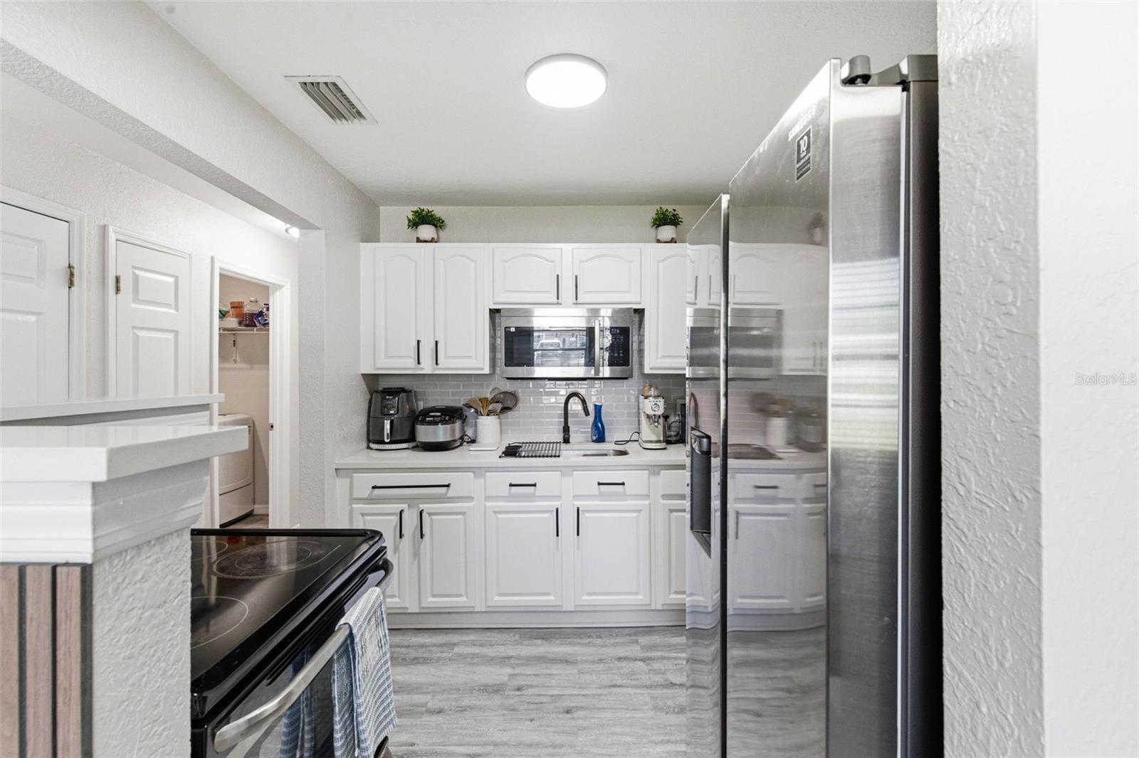 Image 11 of 33 For 6401 Hale Avenue