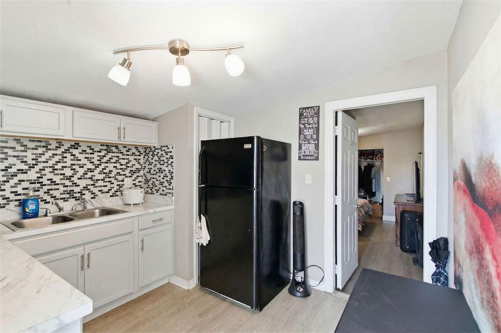 Image 27 of 33 For 6401 Hale Avenue