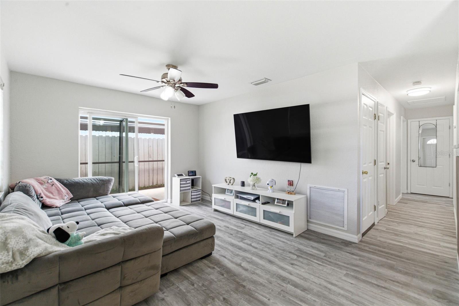 Image 6 of 33 For 6401 Hale Avenue