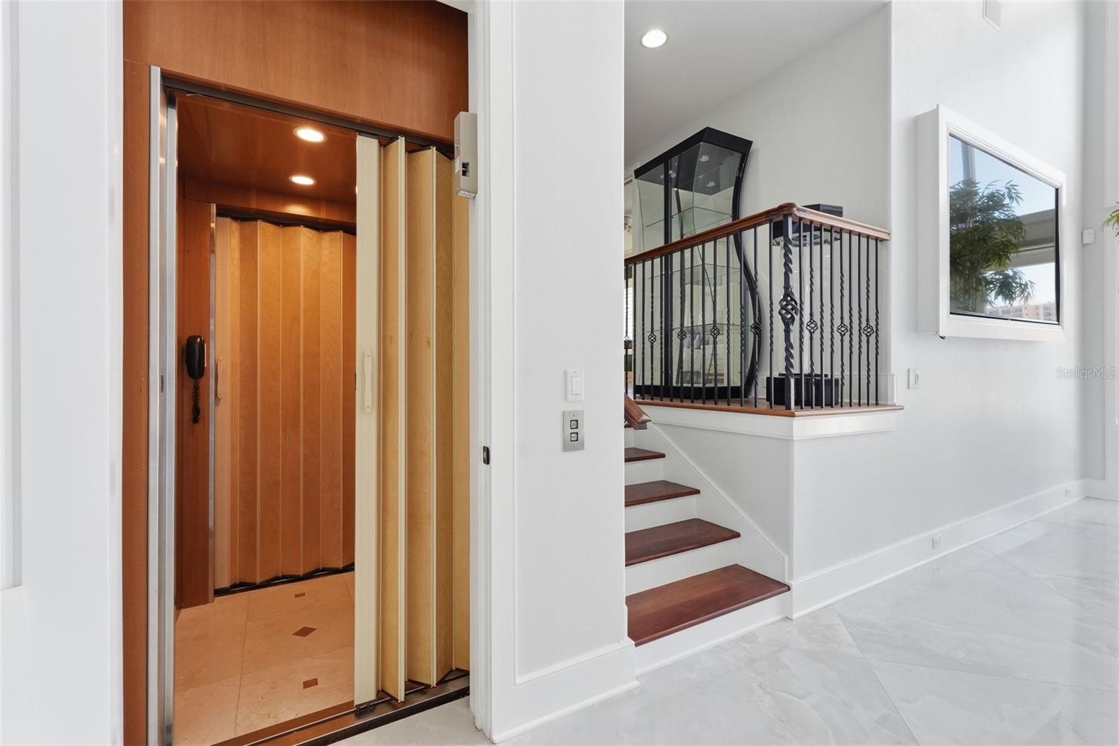 Image 11 of 84 For 42 Midway Island