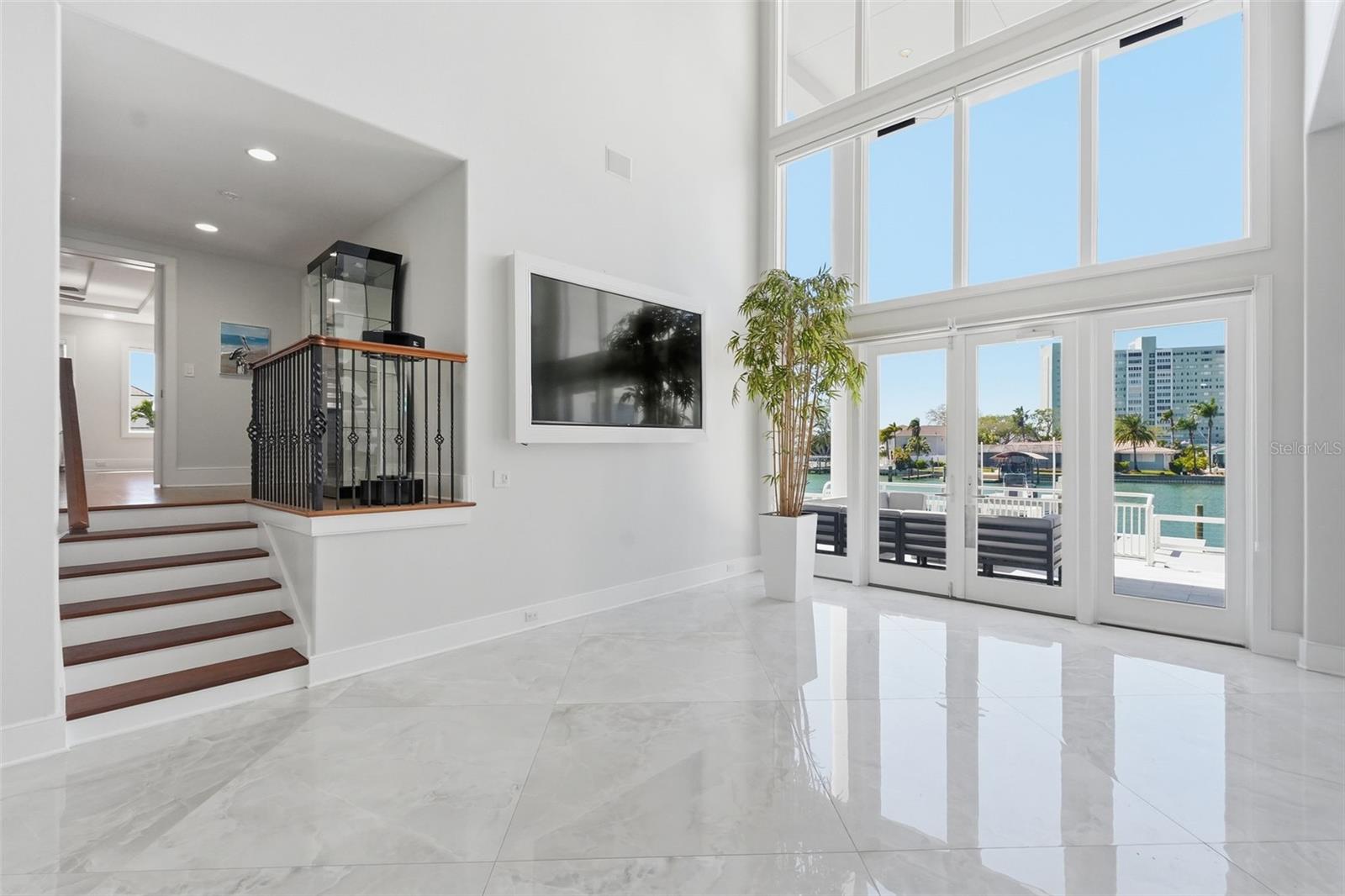 Image 15 of 84 For 42 Midway Island