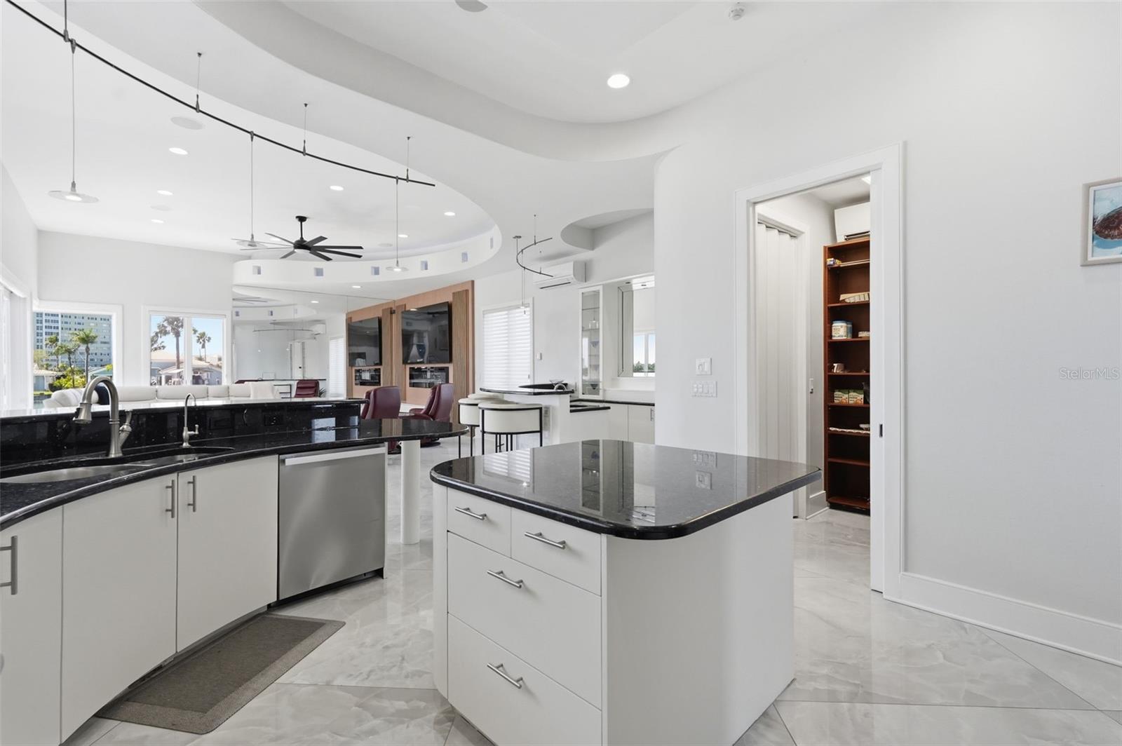 Image 21 of 84 For 42 Midway Island