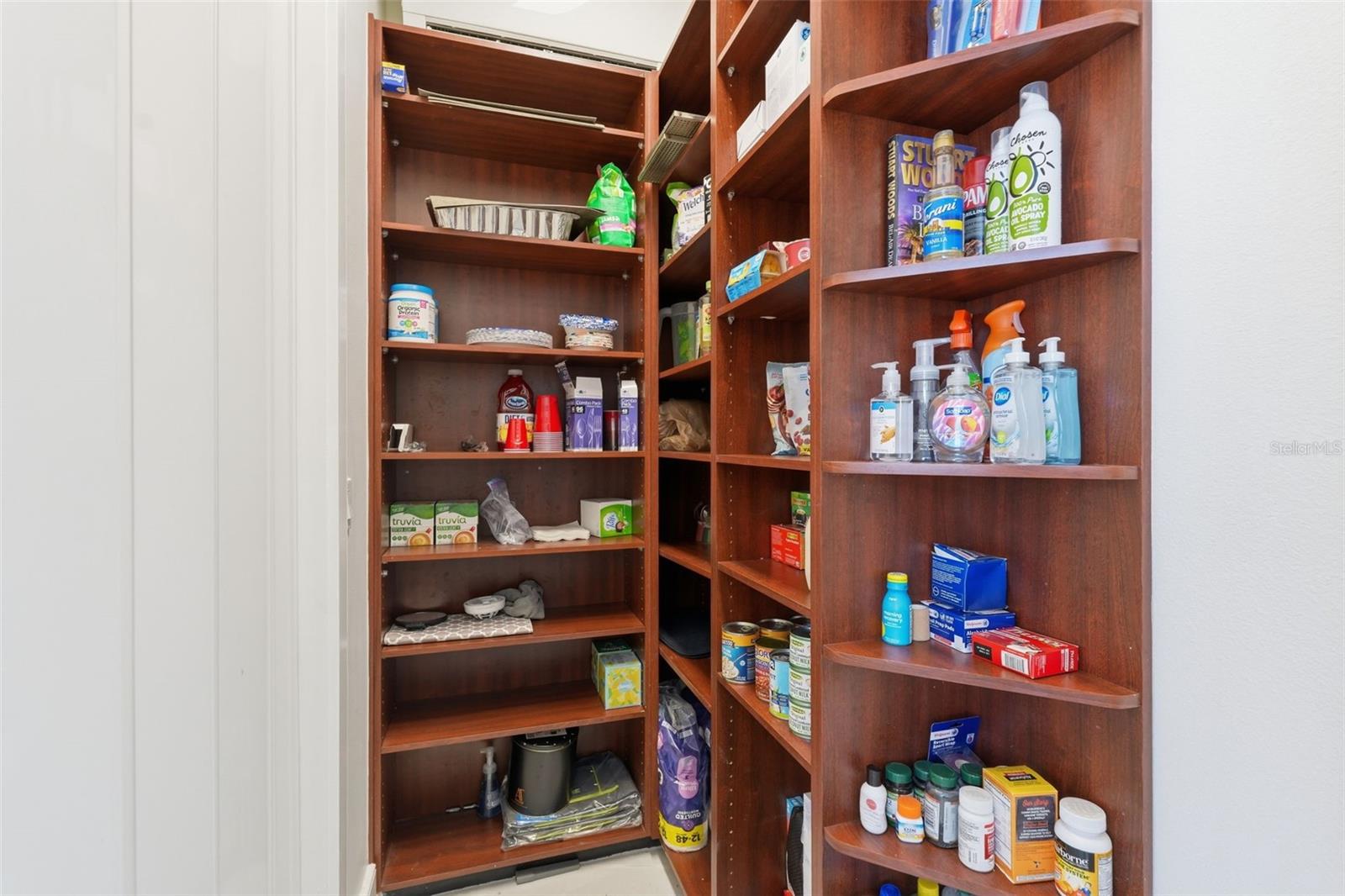 Image 23 of 84 For 42 Midway Island