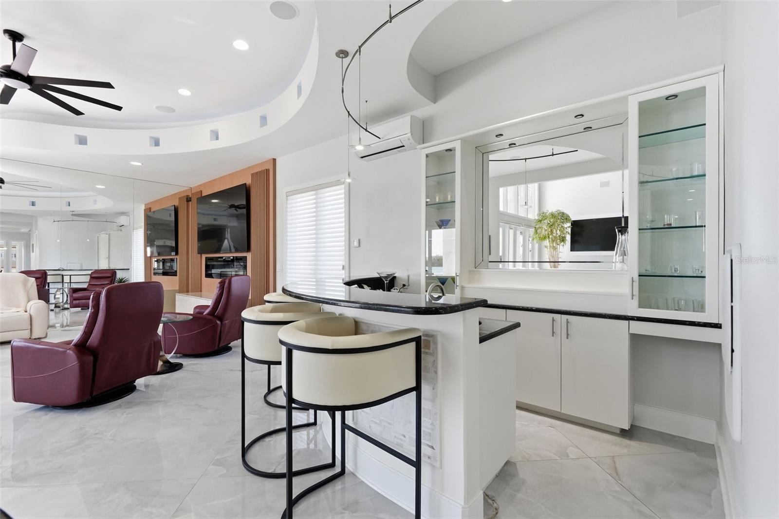 Image 24 of 84 For 42 Midway Island