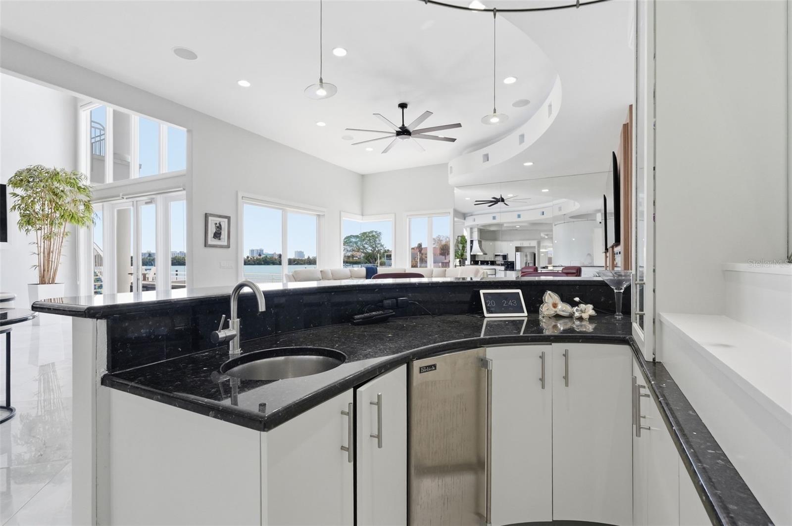 Image 25 of 84 For 42 Midway Island