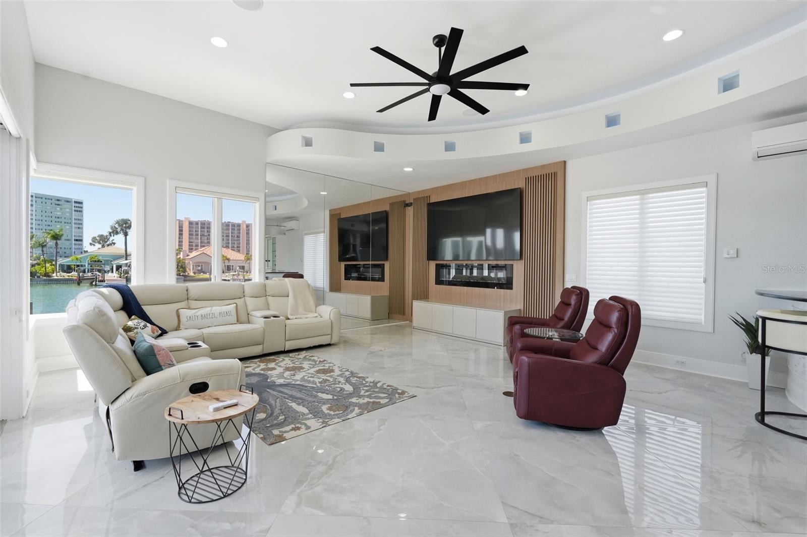 Image 27 of 84 For 42 Midway Island