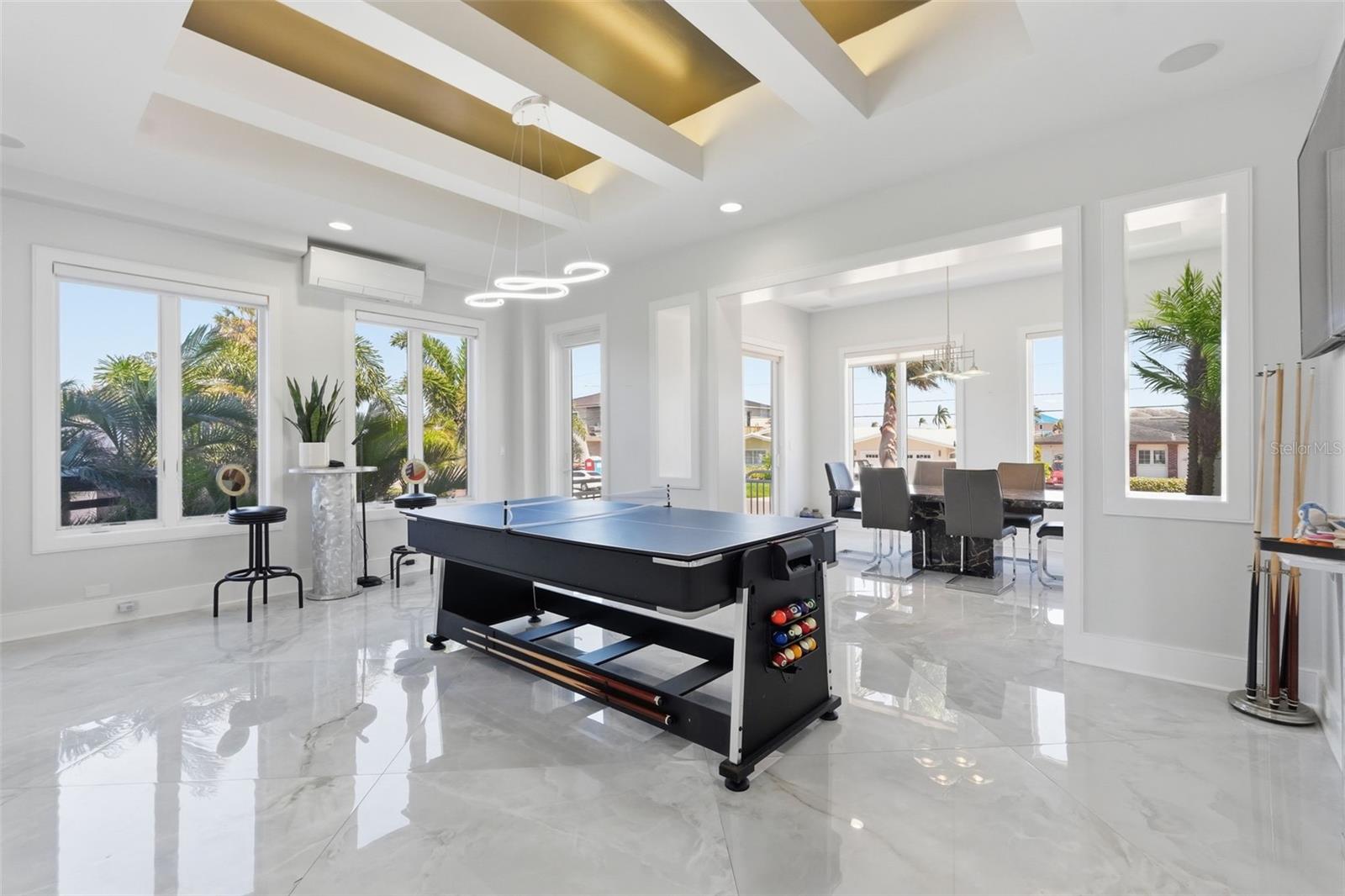 Image 30 of 84 For 42 Midway Island