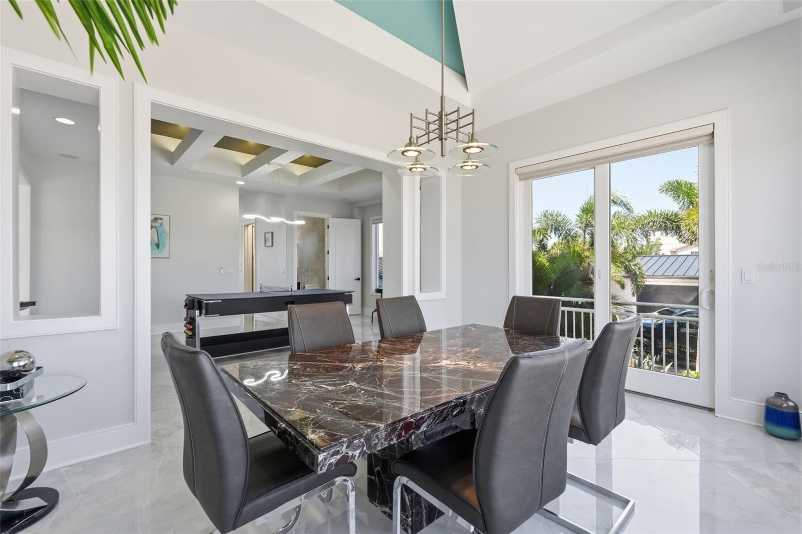 Image 33 of 84 For 42 Midway Island