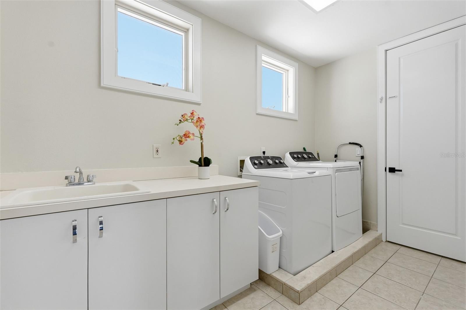 Image 40 of 84 For 42 Midway Island