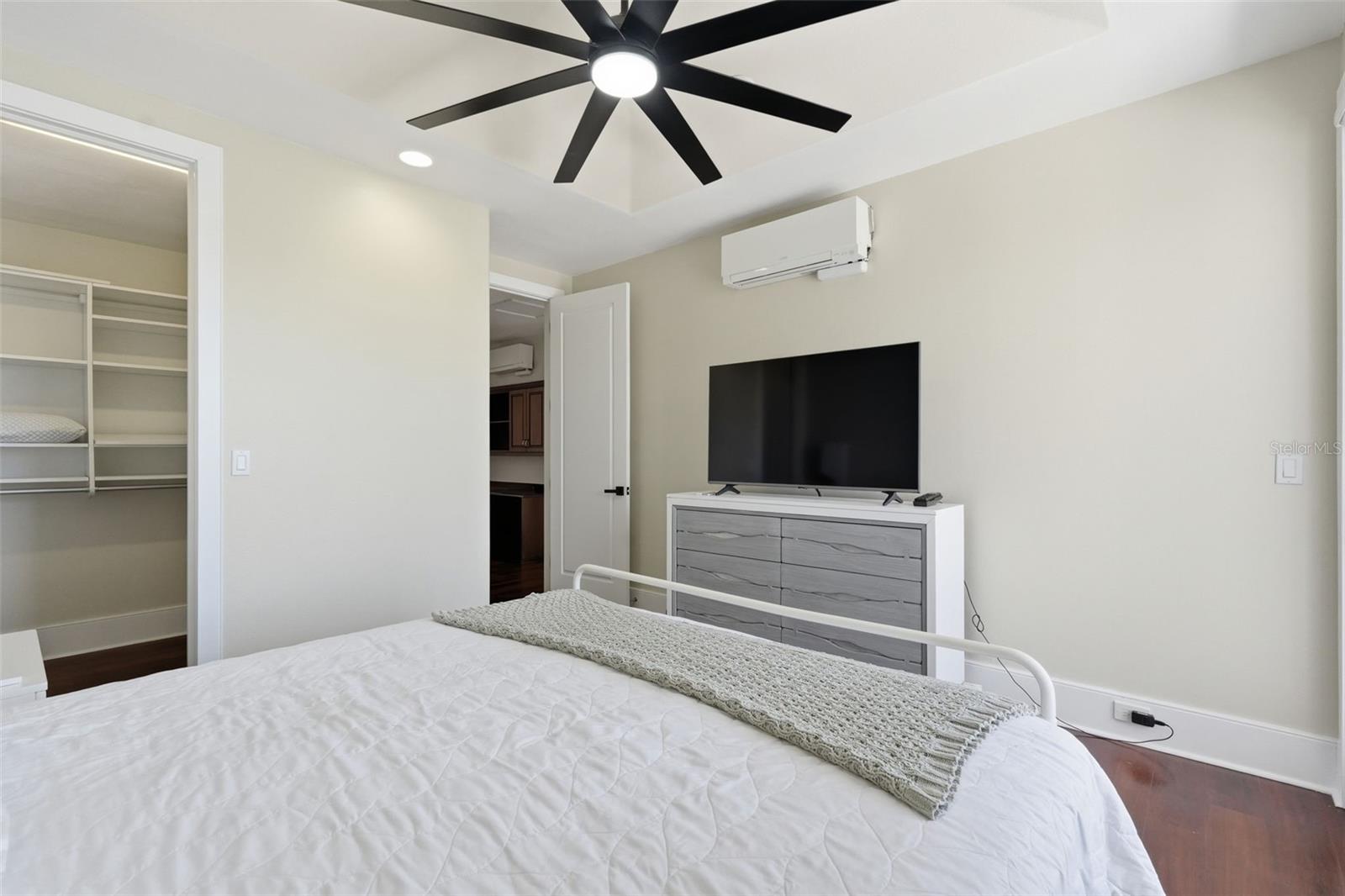 Image 52 of 84 For 42 Midway Island