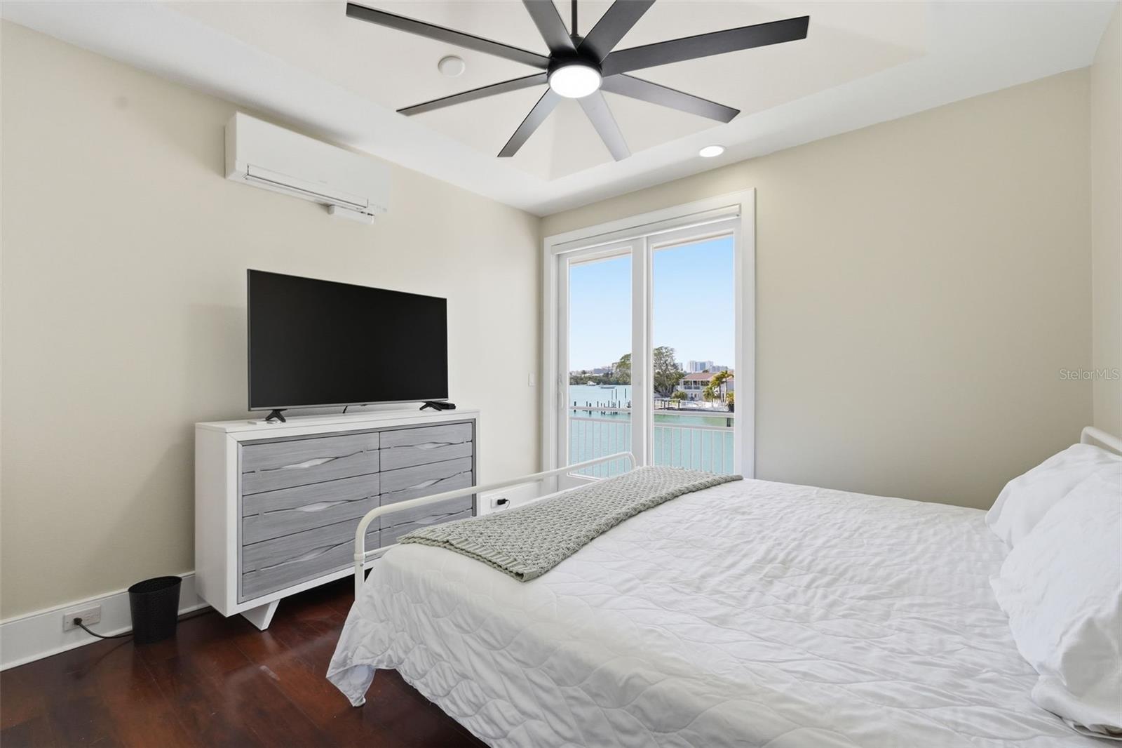 Image 53 of 84 For 42 Midway Island