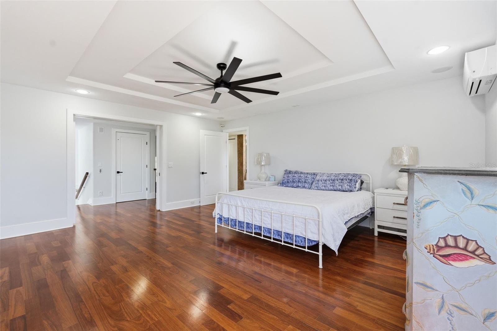 Image 76 of 84 For 42 Midway Island