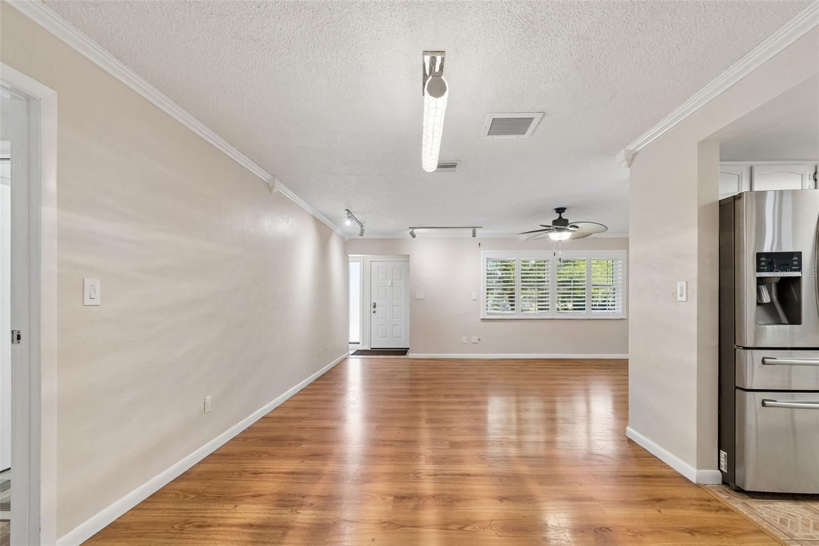 Listing photo id 8 for 11670 81st Place