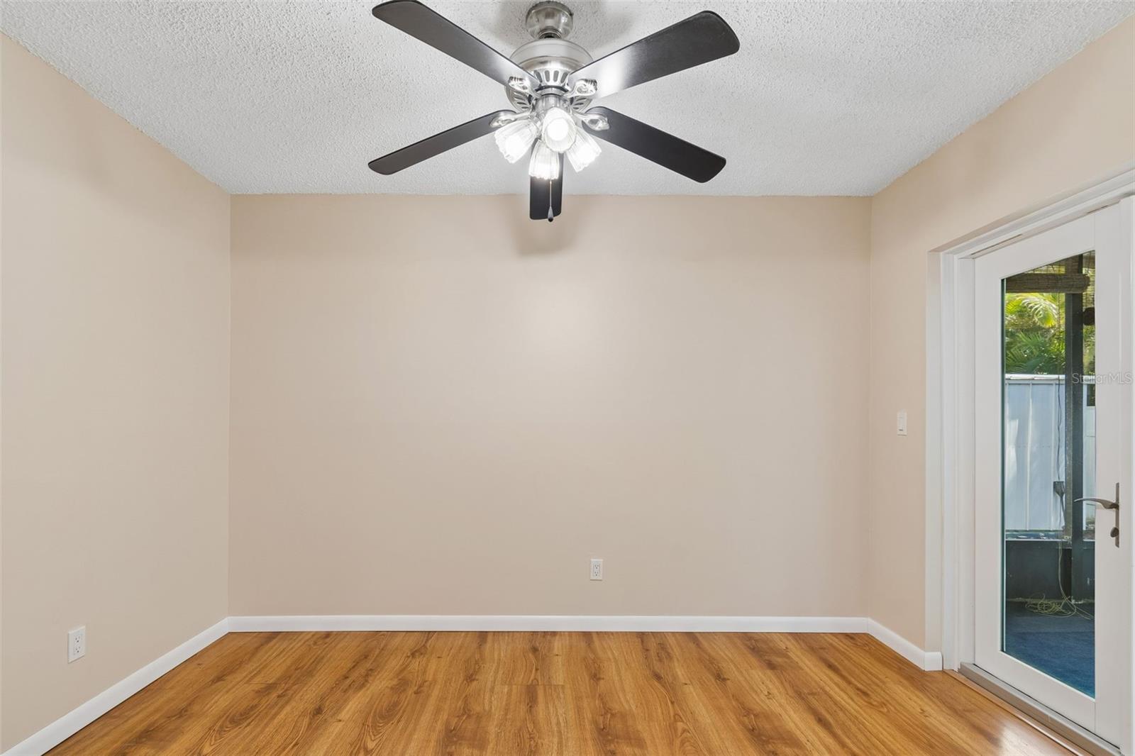 Listing photo id 17 for 11670 81st Place