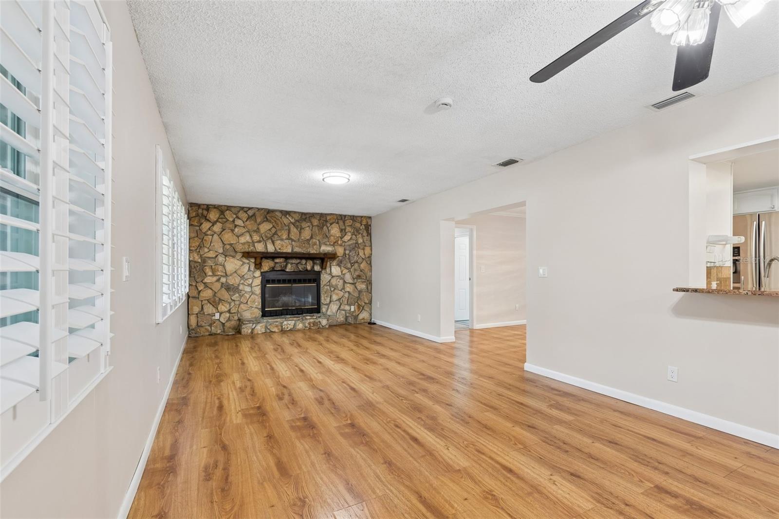 Listing photo id 19 for 11670 81st Place