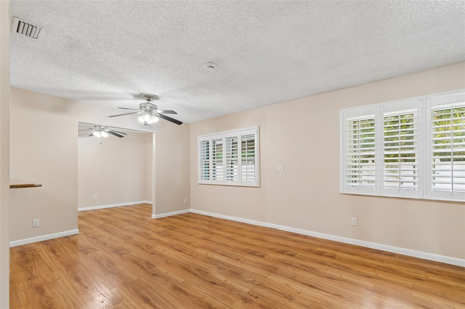 Listing photo id 21 for 11670 81st Place