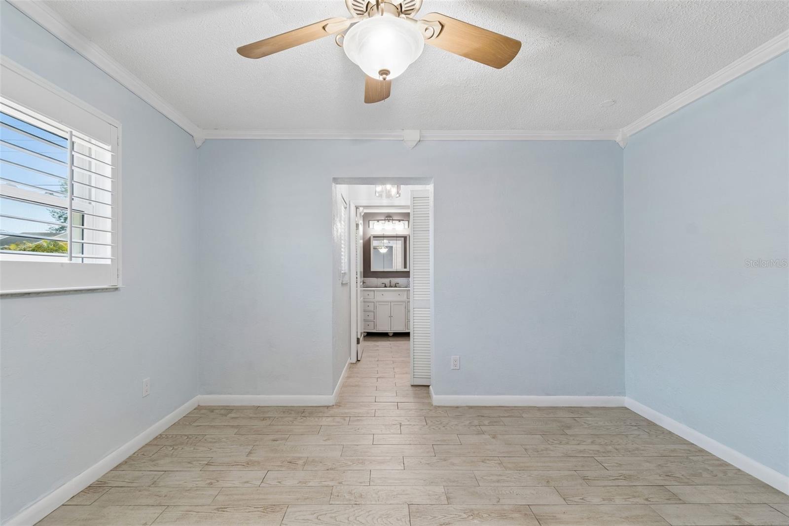 Listing photo id 23 for 11670 81st Place