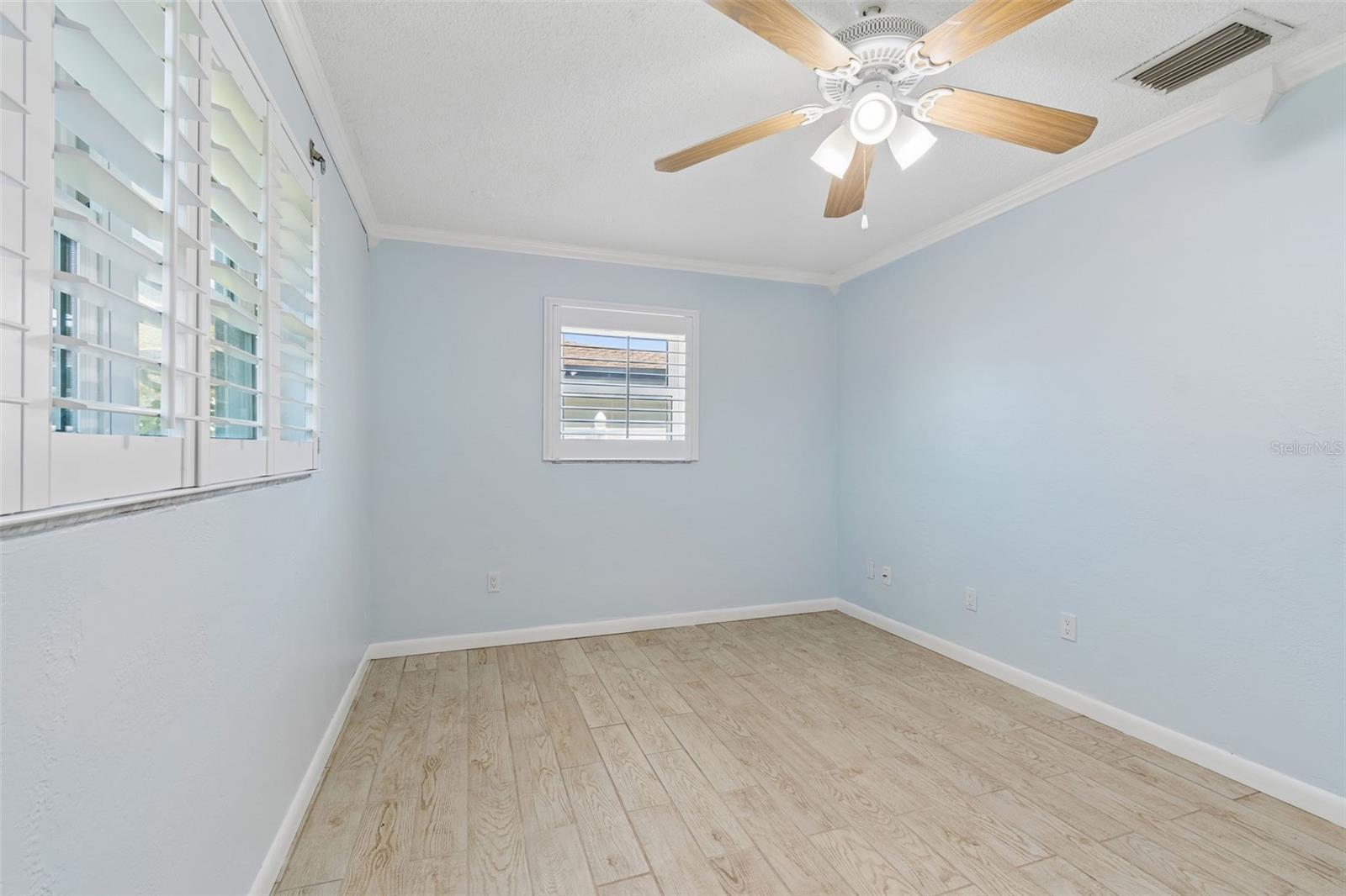 Listing photo id 30 for 11670 81st Place