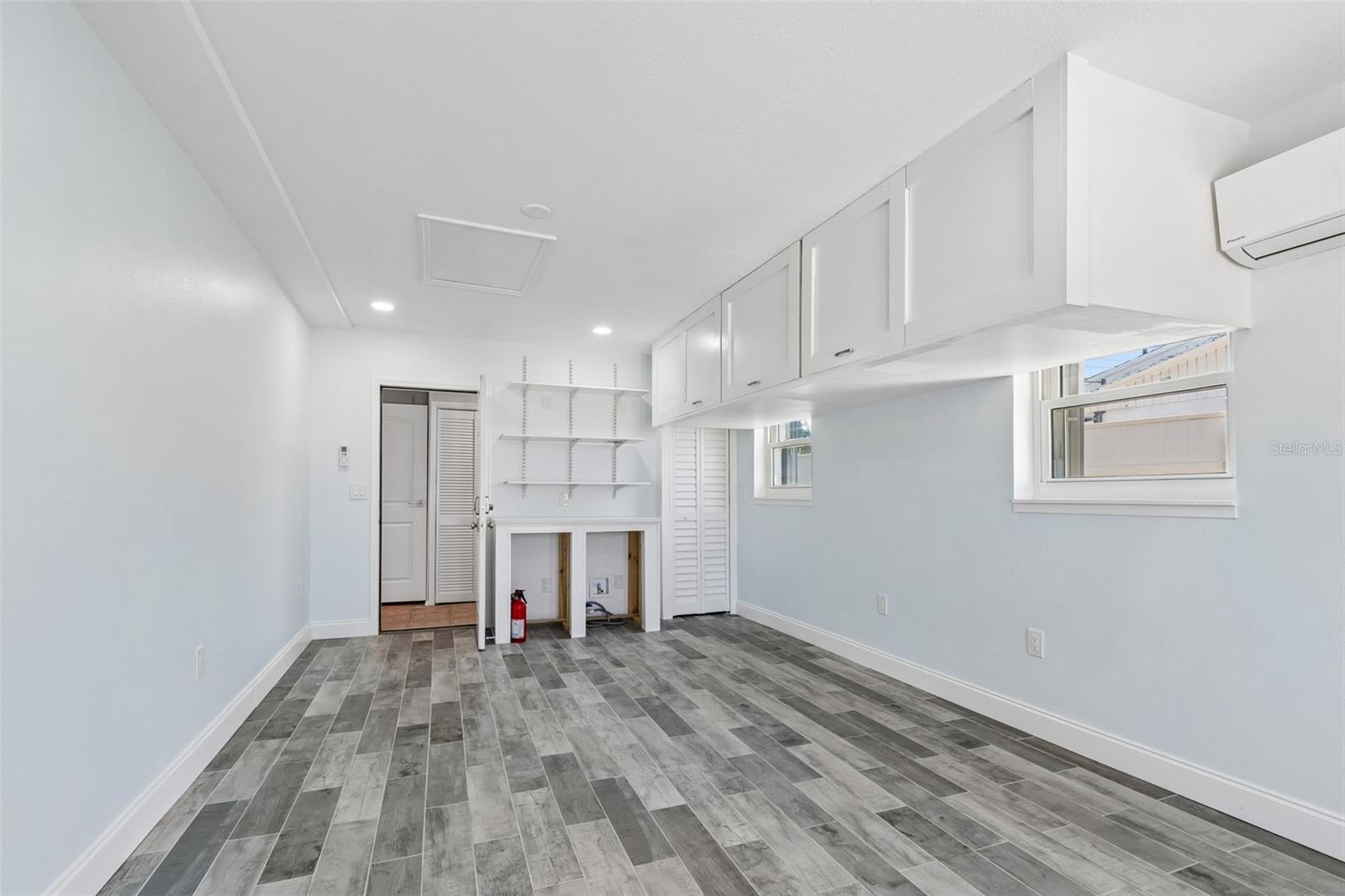 Listing photo id 34 for 11670 81st Place