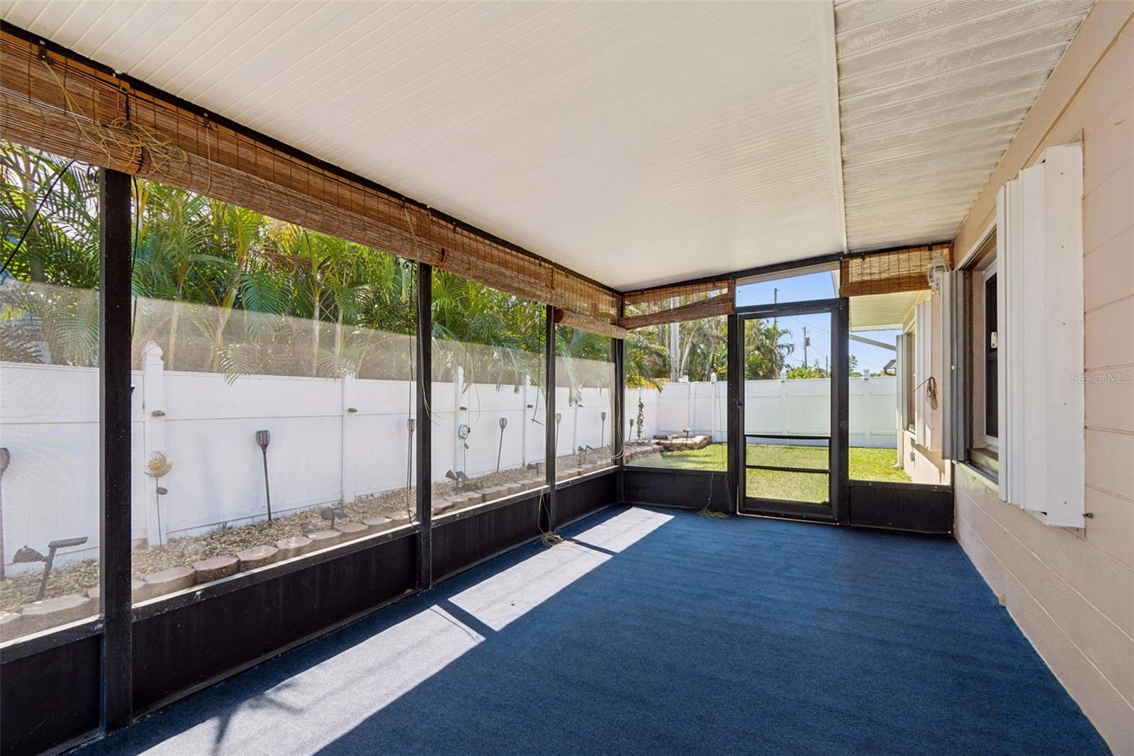 Listing photo id 40 for 11670 81st Place