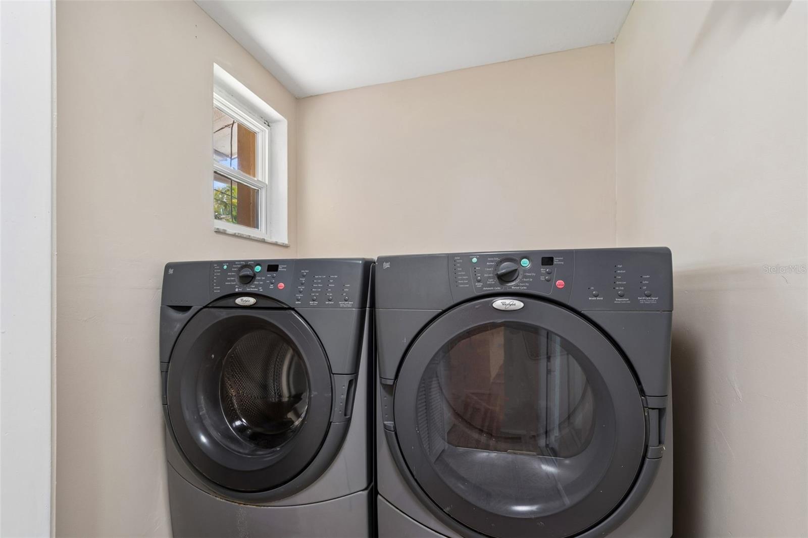 Listing photo id 42 for 11670 81st Place