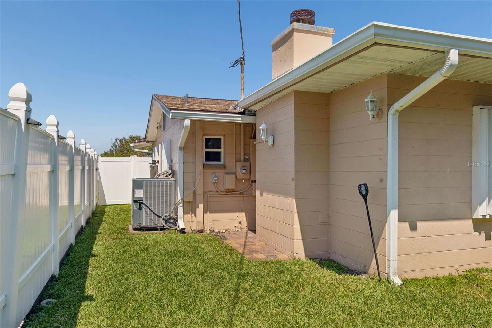 Listing photo id 46 for 11670 81st Place