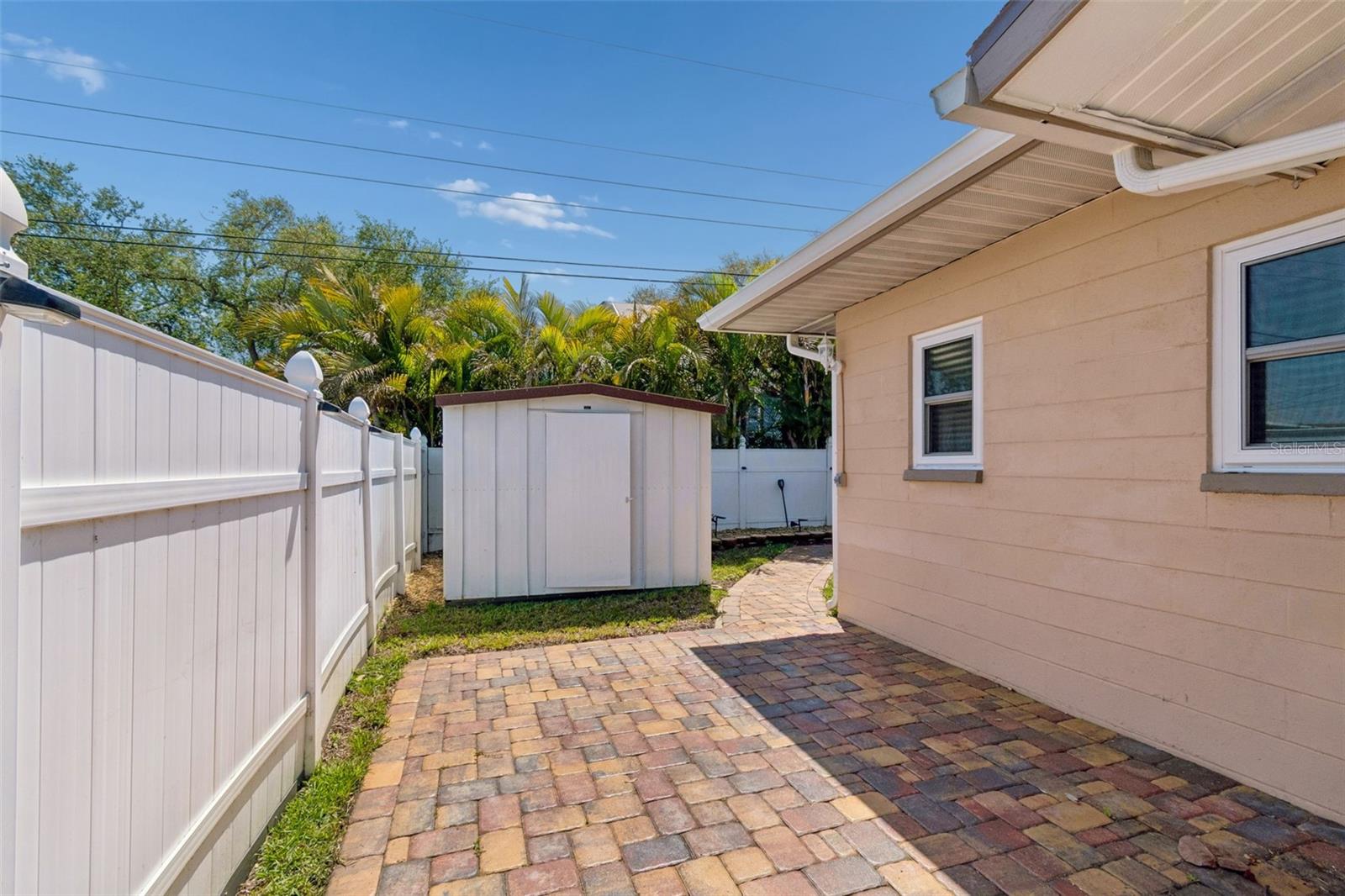 Listing photo id 48 for 11670 81st Place